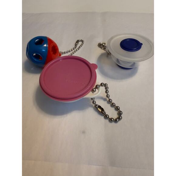Vintage Tupperware Shape O Toy, Thatsa Bowl and Batter Bowl Keychains - Picture 1 of 8